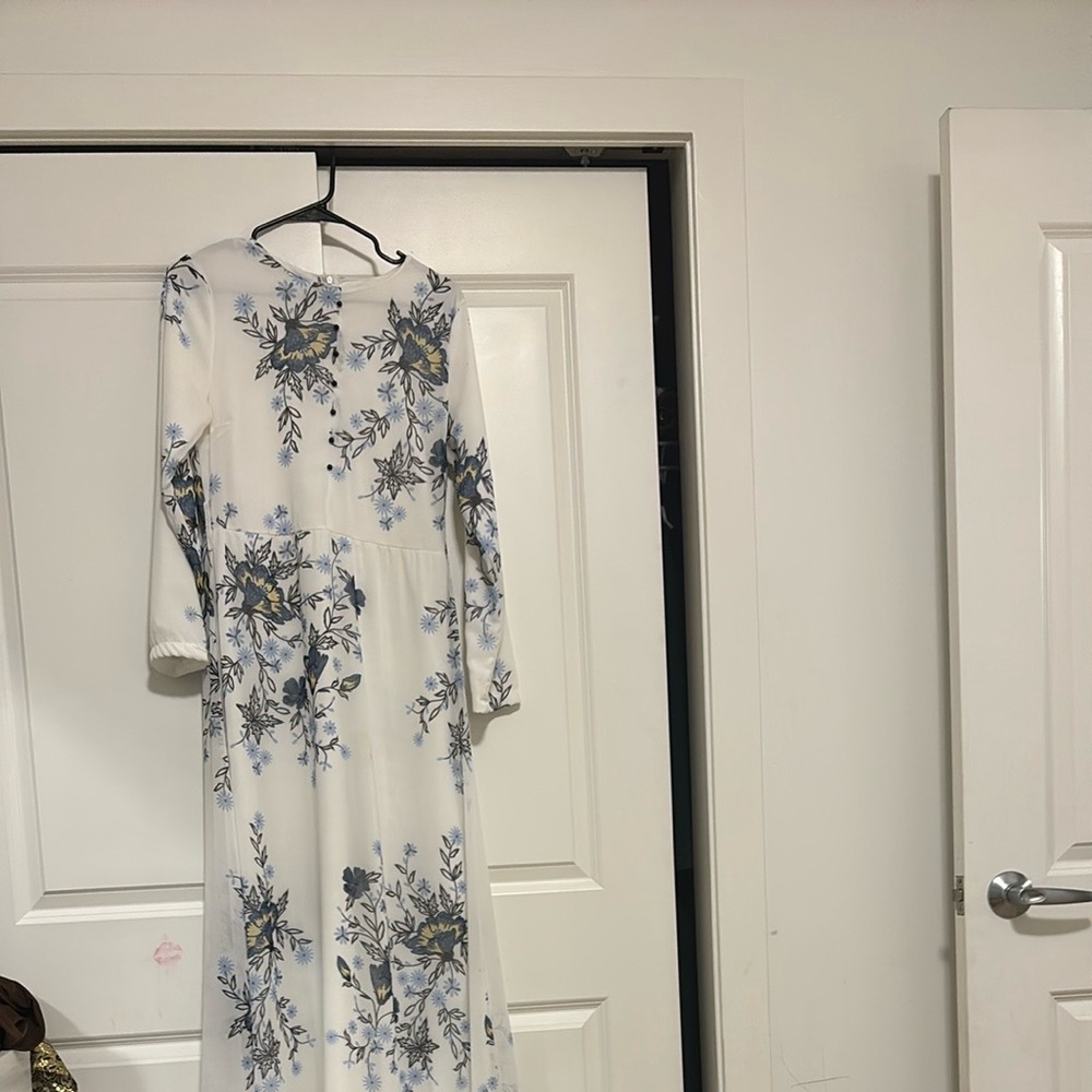 Moda White and Blue Floral Long Sleeve Dress
